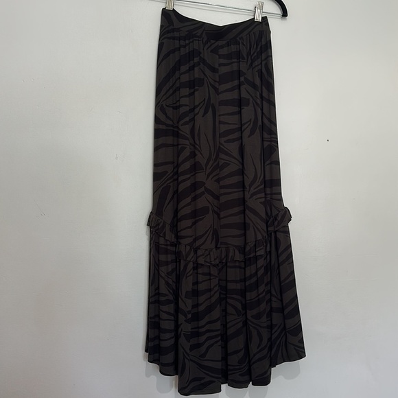 Z Supply Size XS Leisel Tropical Zebra Skirt Ruffle Pull On Maxi Skirt Evereve - Picture 4 of 5